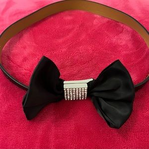 Woman’s belt black